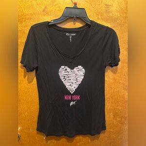Betsey Johnson black short sleeve conversation heart tshirt size small